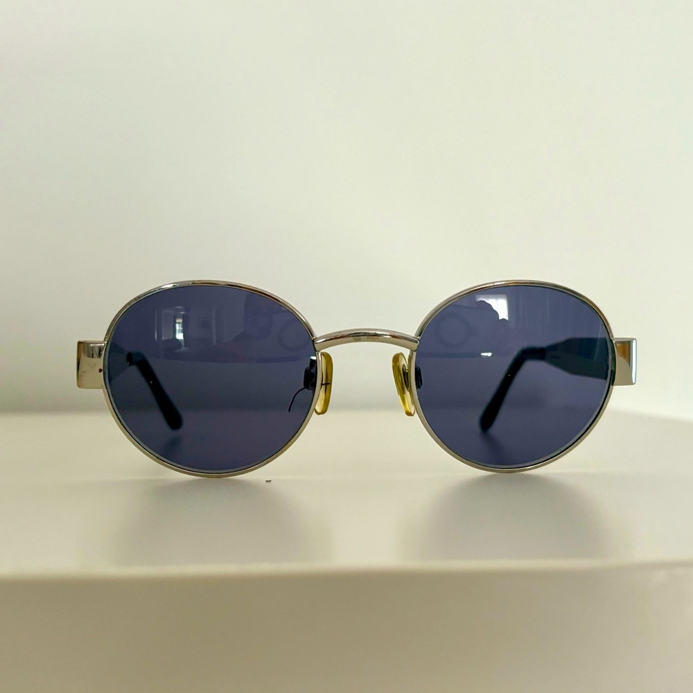 Vintage Chanel sunglasses. Style 06933. Excellent condition